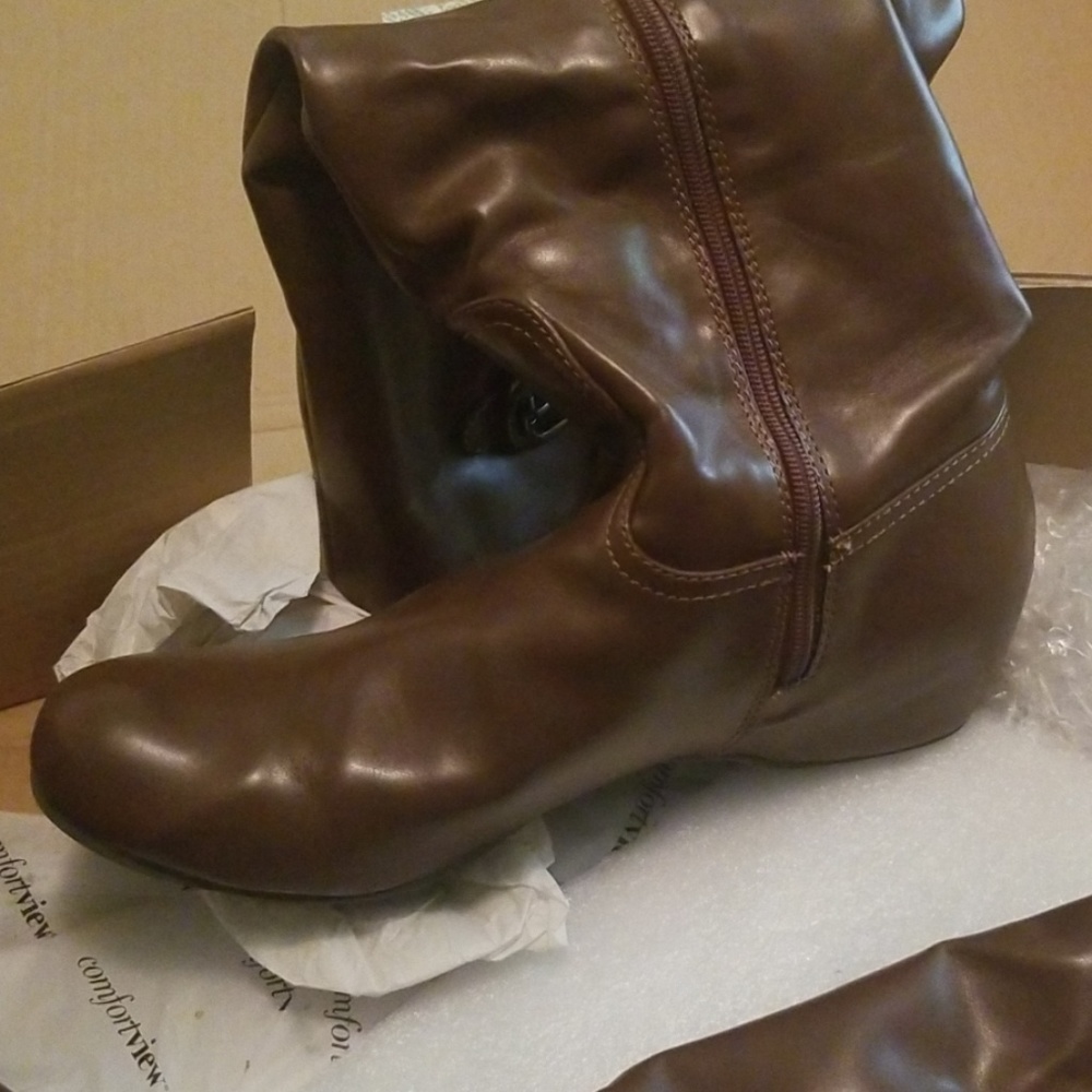 Boots - Picture 2 of 2